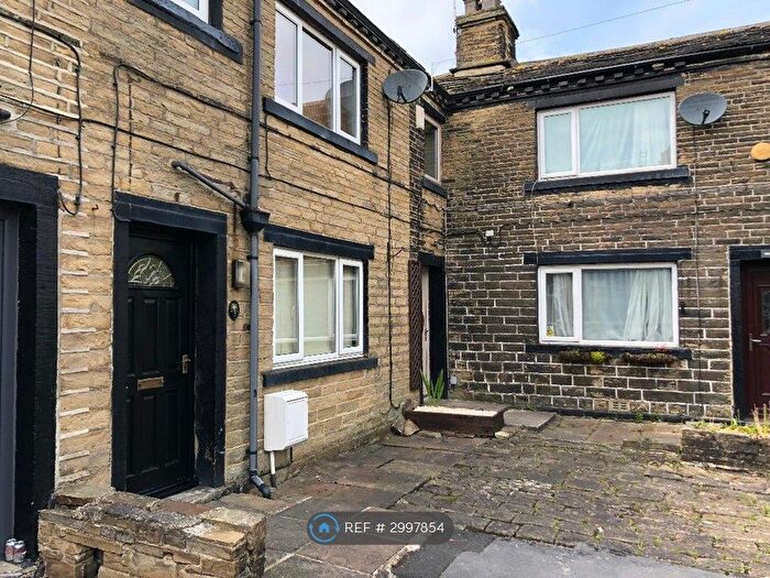 2 Bedroom Terraced House To Rent In Foster Square, Bradford, BD13