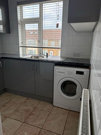 2 Bedroom Flat To Rent In Pinner Park Avenue Harrow, HA2