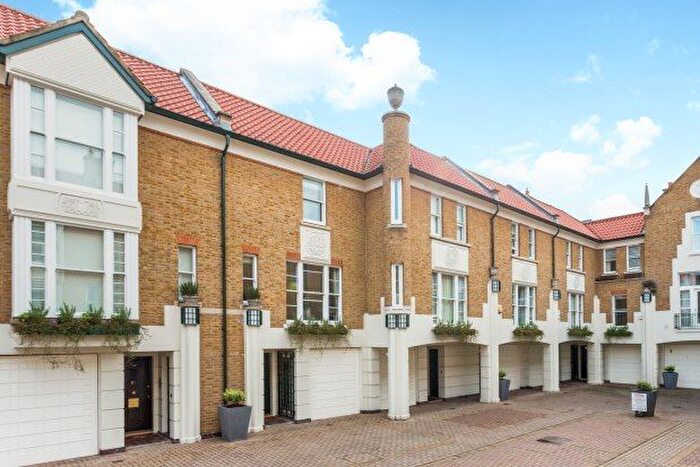 3 Bedroom Property To Rent In Kings Road, Chelsea, SW3