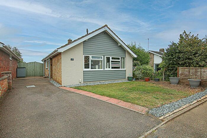 3 Bedroom Detached Bungalow For Sale In Melrose Gardens, Newmarket, CB8
