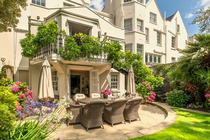 5 Bedroom Flat To Rent In Addison Road, London, W14