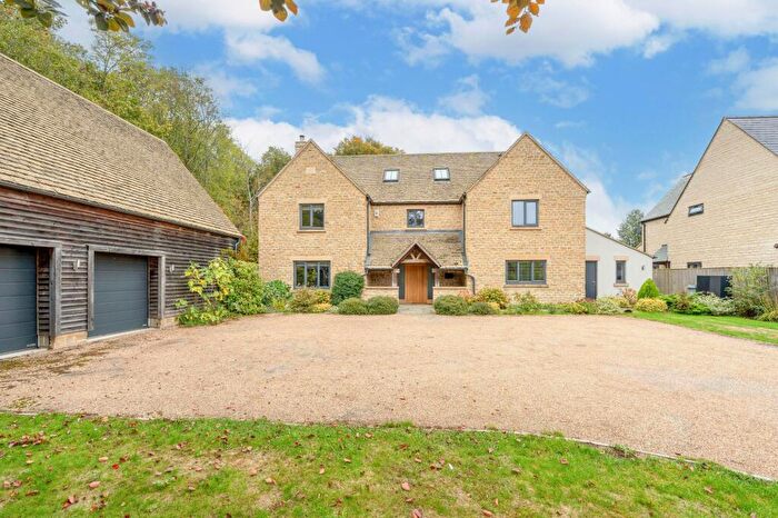 5 Bedroom Detached House For Sale In Akeman Street, Combe, OX29