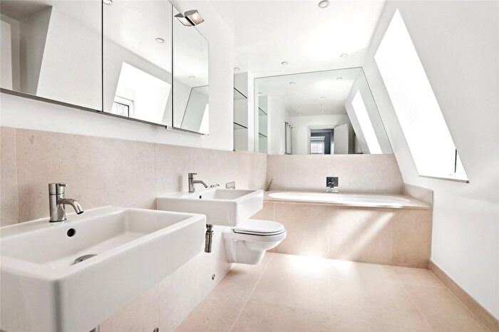 3 Bedroom Flat To Rent In Elystan Street, London, SW3