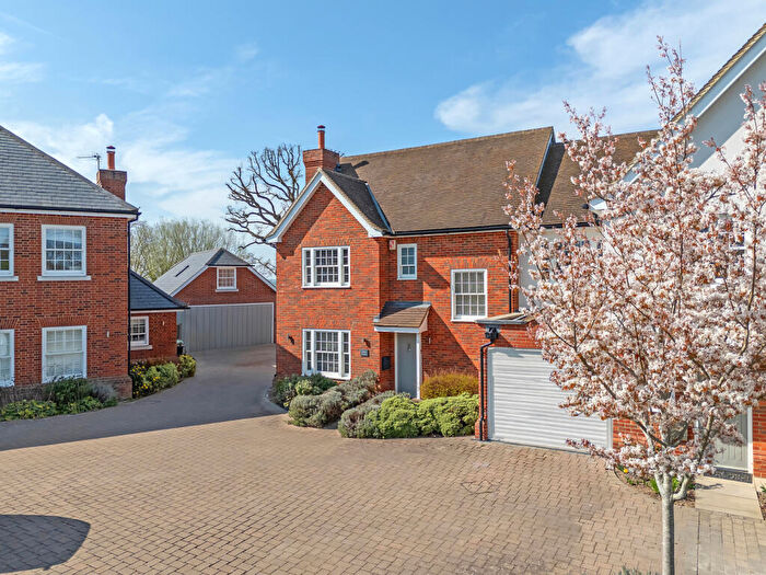 3 Bedroom Link Detached House For Sale In Chelmsford Road, Causeway End, CM6