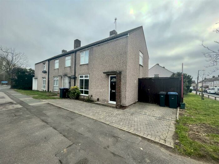 2 Bedroom House To Rent In Bushey Croft, Harlow, CM18