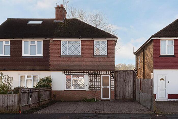 3 Bedroom Semi Detached House For Sale In Hanworth Road, Redhill, RH1