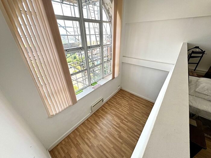 1 Bedroom Flat For Sale In Kilvey Terrace, St. Thomas, Swansea, City And County Of Swansea., SA1