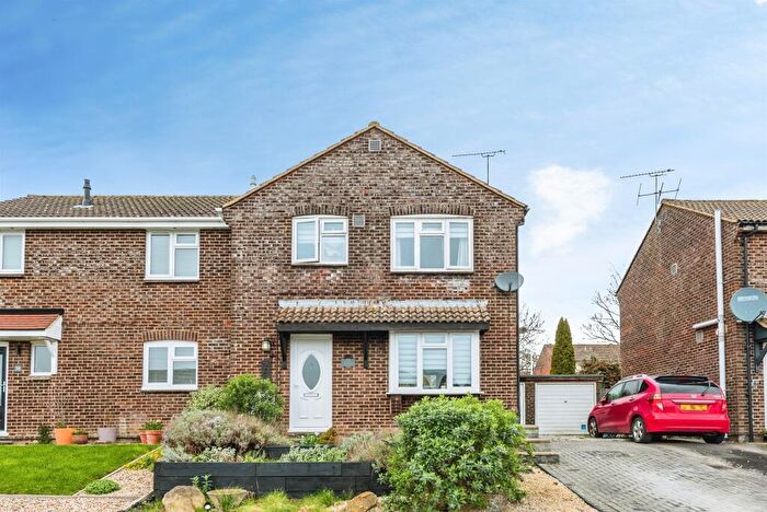 3 Bedroom Semi Detached House For Sale In Castlefield Close, Eastleaze, Swindon, SN5