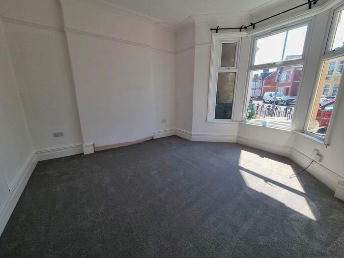 3 Bedroom Property To Rent In Tewkesbury Place, Roath, Cardiff, CF24