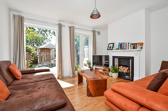 3 Bedroom End Of Terrace House To Rent In Stuart Crescent, Winchester, Hampshire, SO22