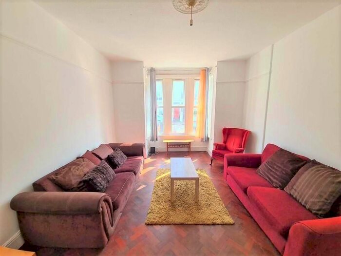 4 Bedroom Terraced House For Sale In Hermitage Road, London, N4