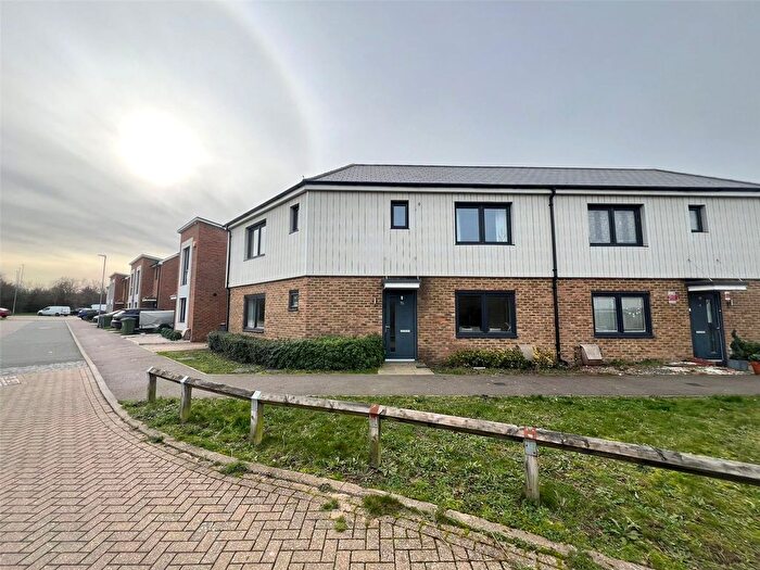 3 Bedroom Semi Detached House For Sale In Havelock Drive, Greenhithe, Kent, DA9