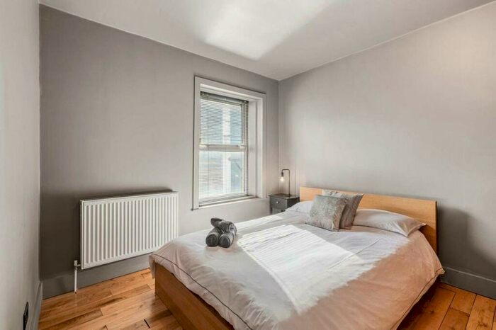 2 Bedroom Maisonette To Rent In Chapel Market, Angel, London, N1