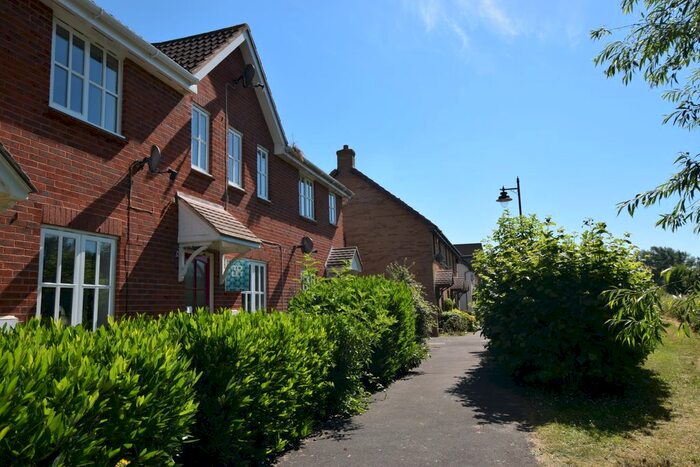 2 Bedroom Terraced House To Rent In Cranes Close, Taunton, TA2