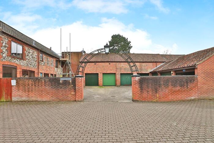 3 Bedroom Barn Conversion For Sale In Catton Hall Farm, Old Catton, Norwich, NR6