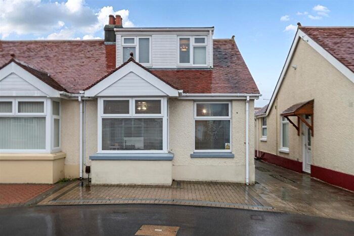 4 Bedroom Semi-Detached Bungalow For Sale In Arundel Road, Gosport, PO12