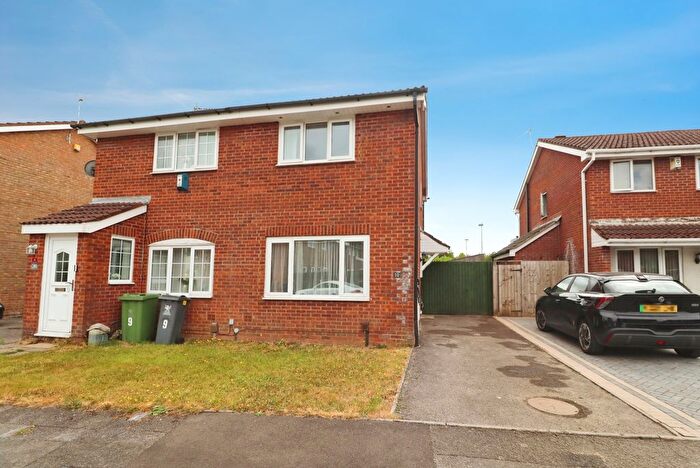 2 Bedroom Detached House For Sale In Craiglee Drive, Cardiff, CF10