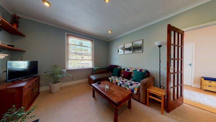 1 Bedroom Flat To Rent In Lambert Road, London, SW2