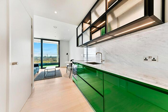 Apartment To Rent In Hobart Buildiong, Wardian, E14