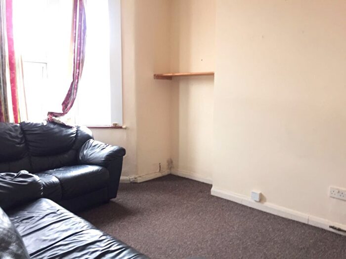 2 Bedroom Flat To Rent In Richmond Road, Ilford, IG1