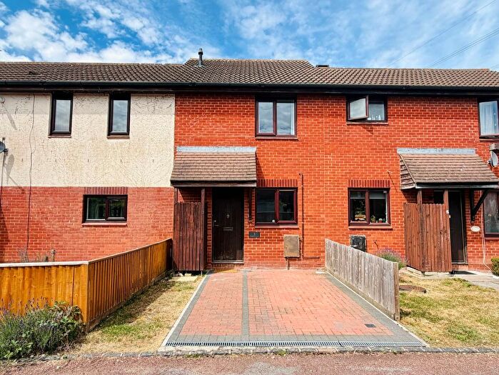 2 Bedroom Terraced House For Sale In Magdalen Court, Didcot, OX11