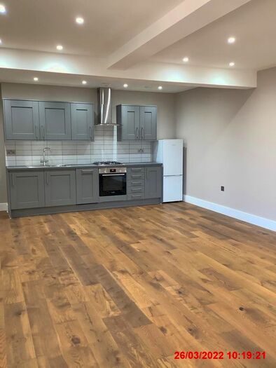 2 Bedroom Flat To Rent In Fishponds Road, Wokingham, RG41