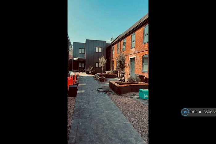 1 Bedroom Flat To Rent In The Green, Cullompton, EX15