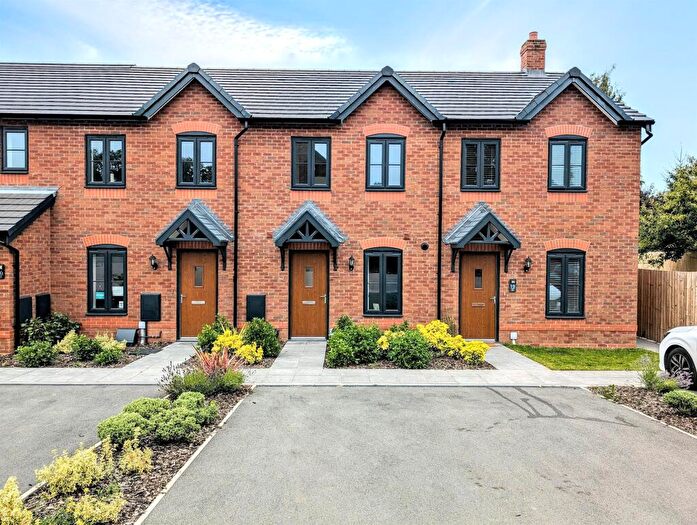 3 Bedroom Terraced House For Sale In Tame View, Elford, Tamworth, B79