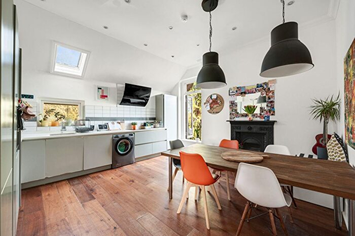 3 Bedroom Flat For Sale In Yester Road, Chislehurst, BR7