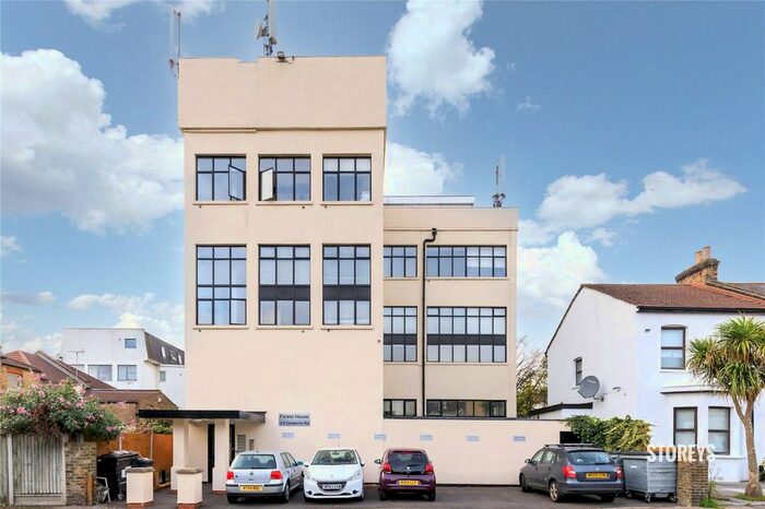 4 Bedroom Flat To Rent In Carnarvan Road, South Woodford, London, E18