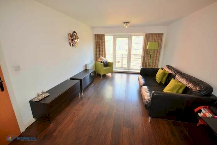 2 Bedroom Flat To Rent In Eldon Street, Sheffield, South Yorkshire, Uk, S1