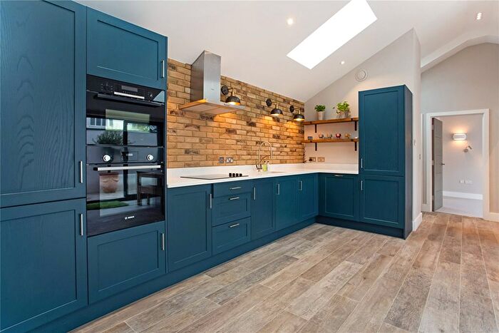 2 Bedroom Detached House For Sale In Wessex Avenue, London, SW19