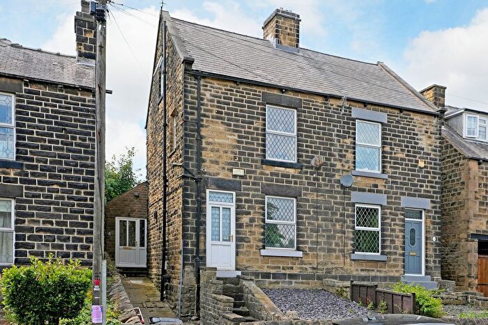 3 Bedroom Semi-Detached House For Sale In Penistone Road, Grenoside, S35