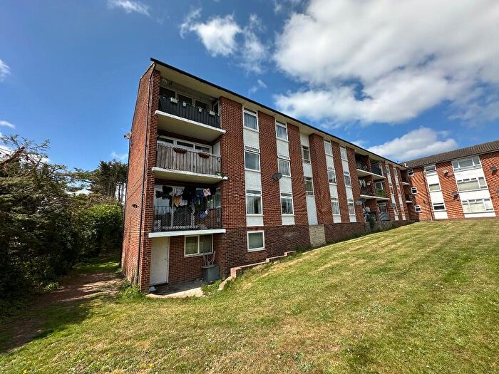 2 Bedroom Flat For Sale In Sandringham Court, Slough, Berkshire, SL1
