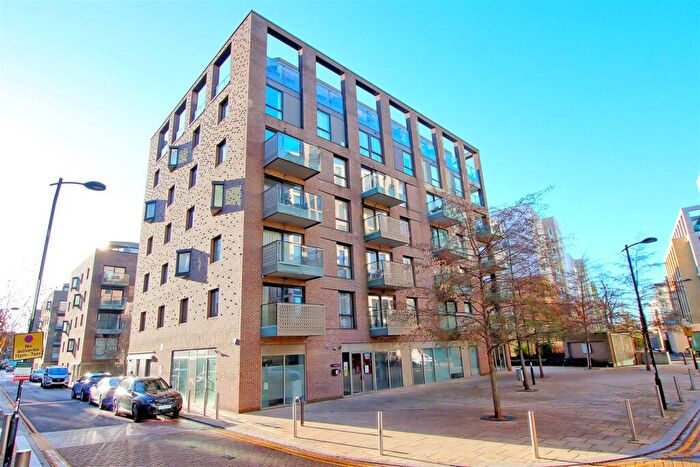 1 Bedroom Flat To Rent In Meade House, Mill Park, Cambridge, CB1