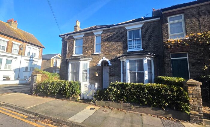 2 Bedroom Flat To Rent In St Patricks Road, Deal, CT14