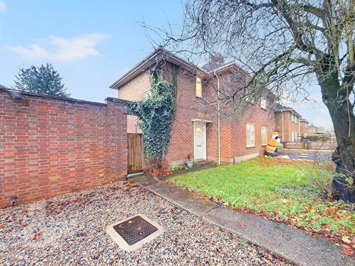 3 Bedroom Semi-Detached House To Rent In Robin Hood Road, Norwich, NR4