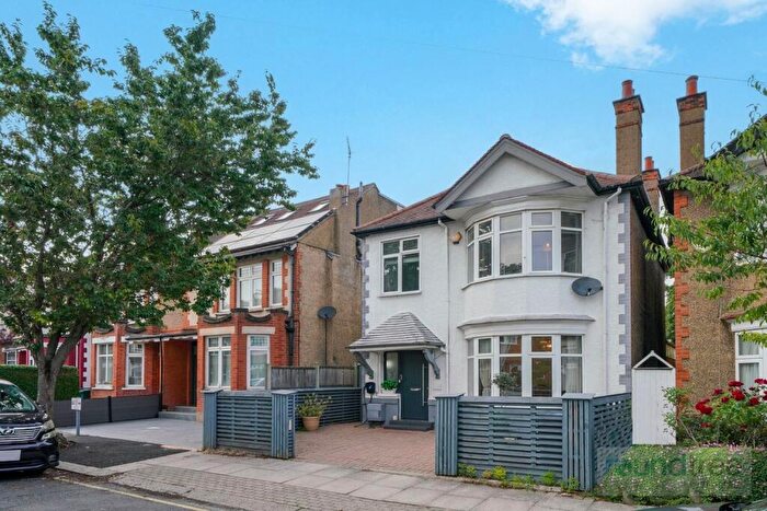 4 Bedroom House For Sale In Egerton Gardens, Hendon, NW4