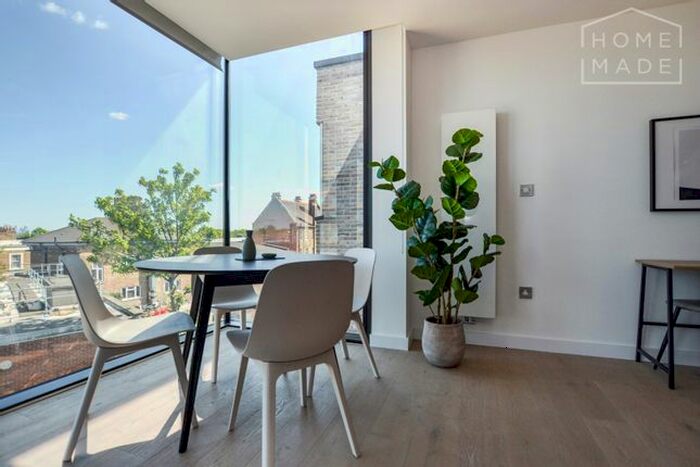 1 Bedroom Flat To Rent In Hill House, Archway, N19