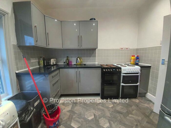 6 Bedroom Terraced House To Rent In Cardigan Road, Headingley, Leeds, LS6