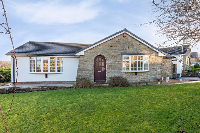 3 Bedroom Detached Bungalow For Sale In Farfield Avenue, Hepworth, Holmfirth, HD9