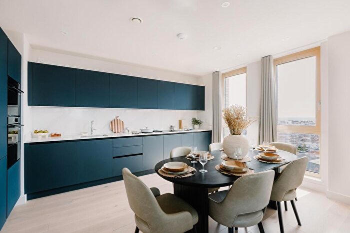 3 Bedroom Penthouse To Rent In Hove Central, Boulevard Place Hove, BN3