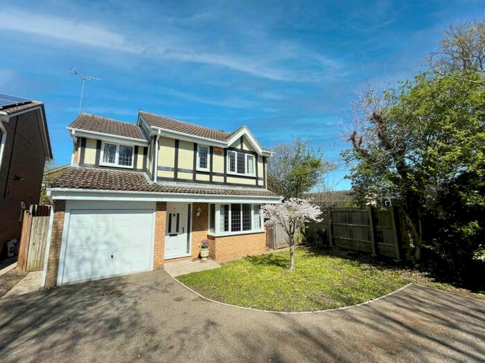 4 Bedroom Detached House To Rent In Oxleys, Olney, MK46