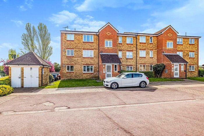 1 Bedroom Flat To Rent In Jersey House, Scammell Way, Watford, Hertfordshire, WD18