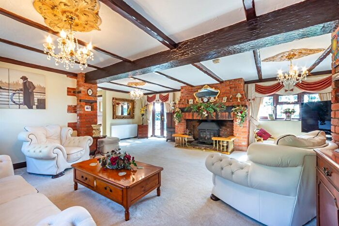 6 Bedroom Detached House For Sale In Marshes, Burnham-On-Crouch, CM0