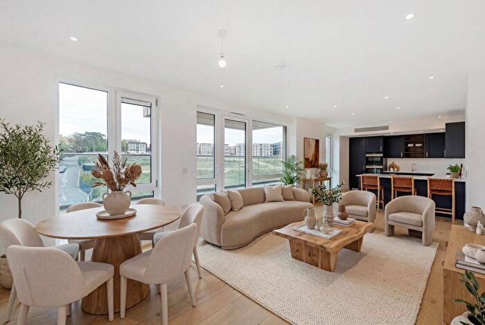 2 Bedroom Apartment For Sale In The Claves, Mill Hill, NW7