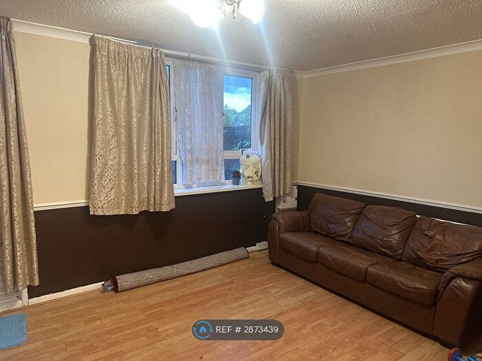 3 Bedroom End Terrace House To Rent In Benson Close, Hounslow, TW3