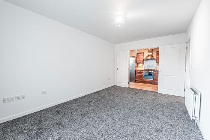 2 Bedroom Flat To Rent In Moreland Place, Causewayhead, Stirling, FK9