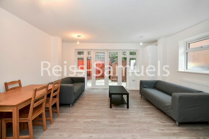 6 Bedroom Town House To Rent In Ambassador Square, Canary Wharf, Isle Of Dogs, Docklands, London, E14