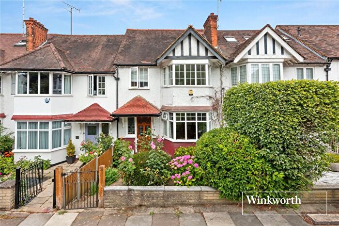 4 Bedroom Terraced House For Sale In Brent Way, Finchley, London, N3